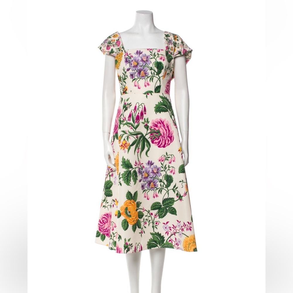 Carolina Herrera Dress NWT Size 2. As Worn by Blake Lively. Fall 2023 Collection